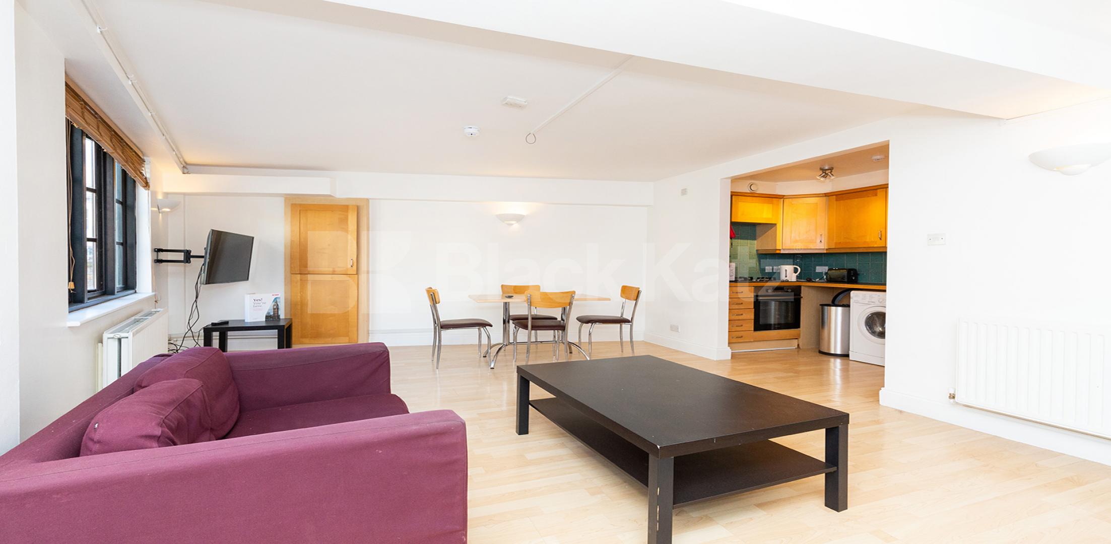 			NEW INSTRUCTION!, 2 Bedroom, 1 bath, 1 reception Flat			 Bakers Row, CLERKENWELL / FARRINGDON